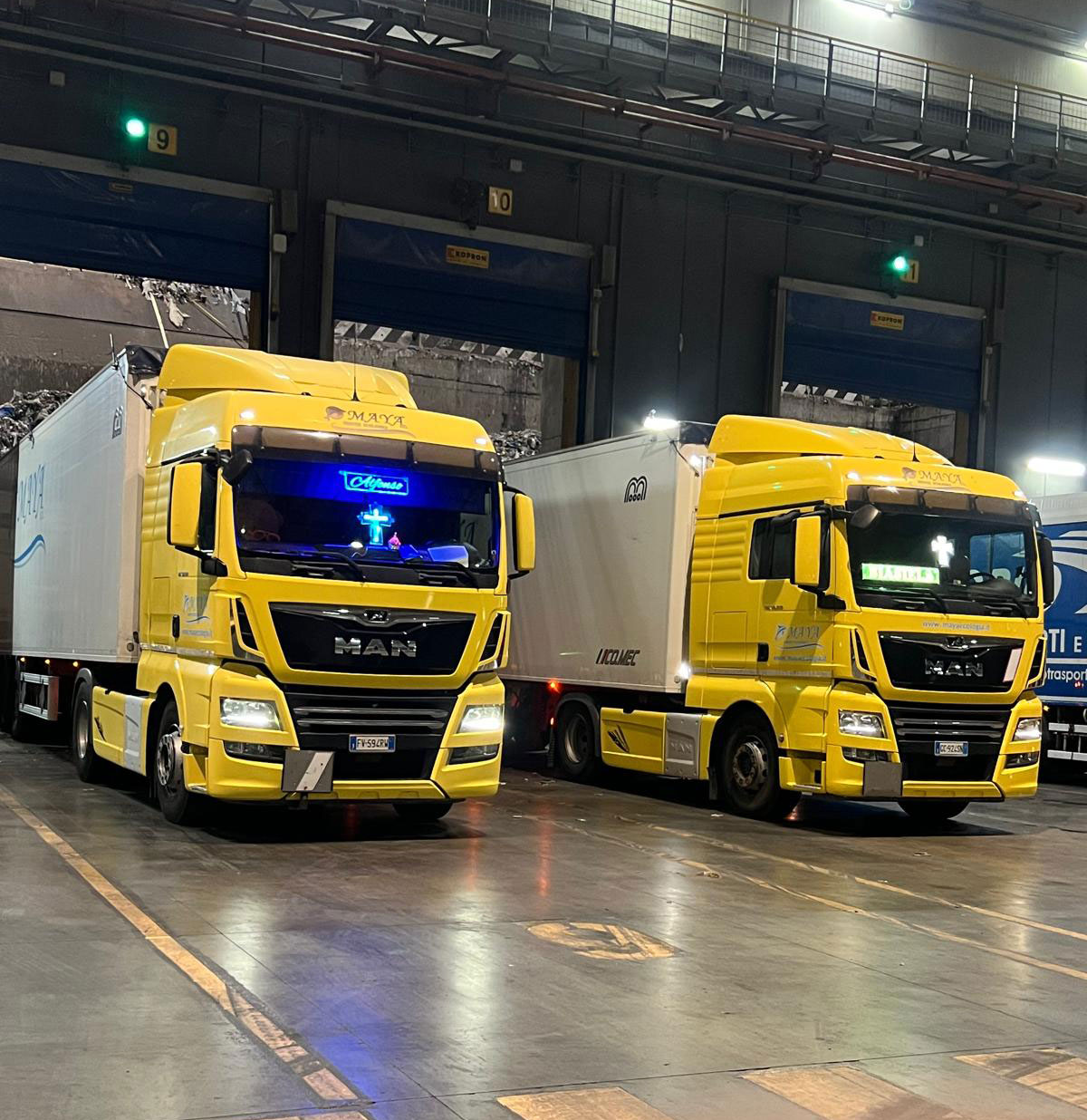 maya camion in deposito