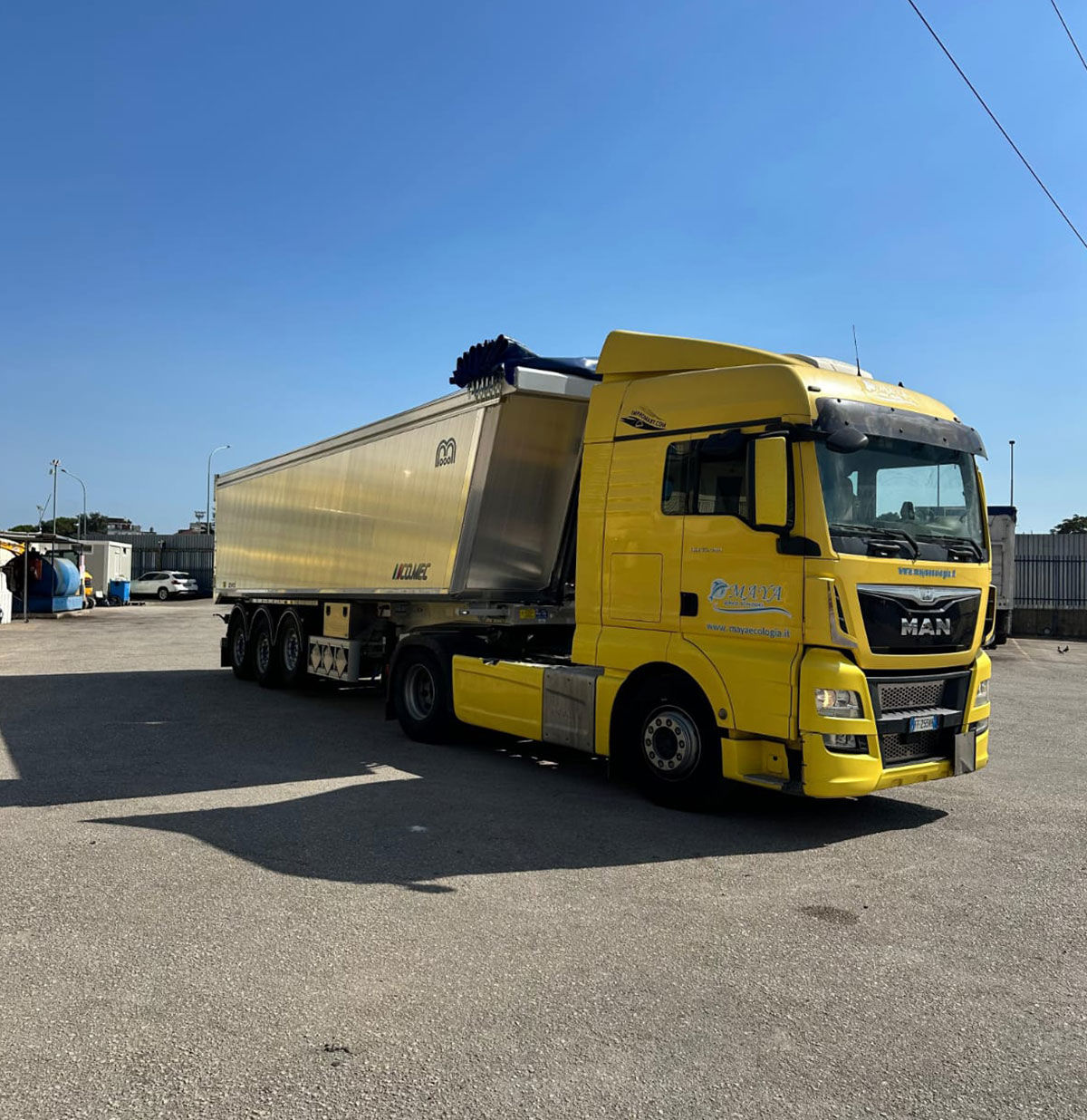 maya camion smaltimento rifiuti